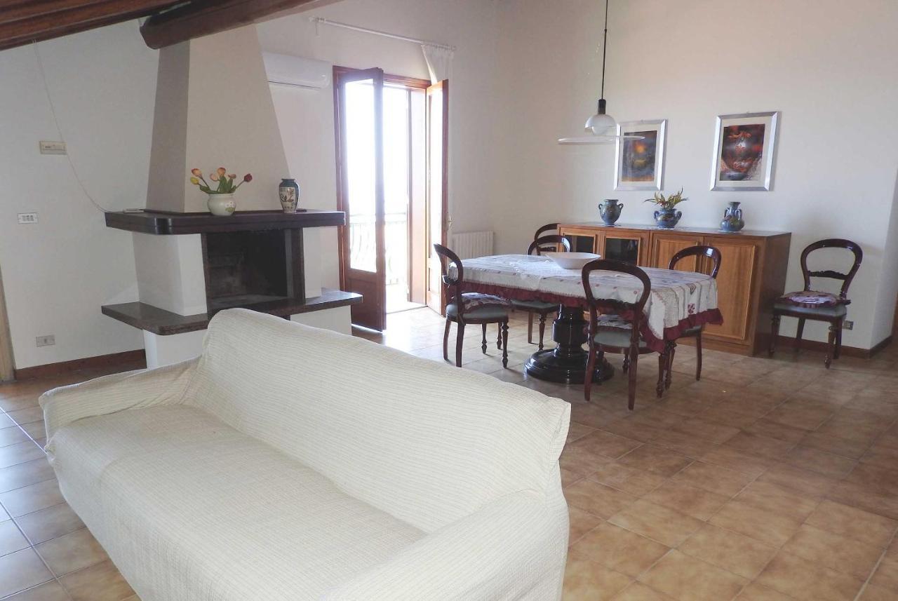 Ferienwohnung Mansarda Sul Mare Dei Ciclopi Aci Trezza Exterior foto