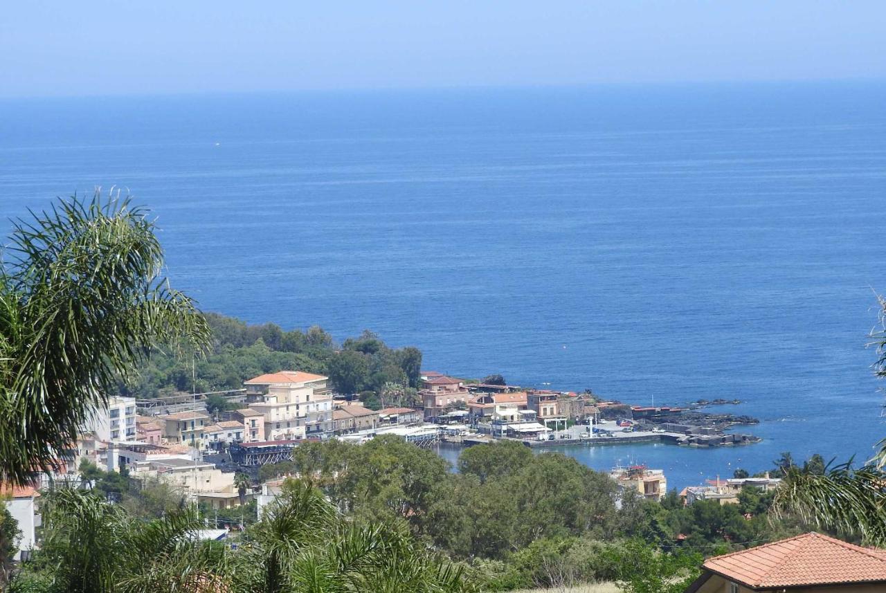 Ferienwohnung Mansarda Sul Mare Dei Ciclopi Aci Trezza Exterior foto